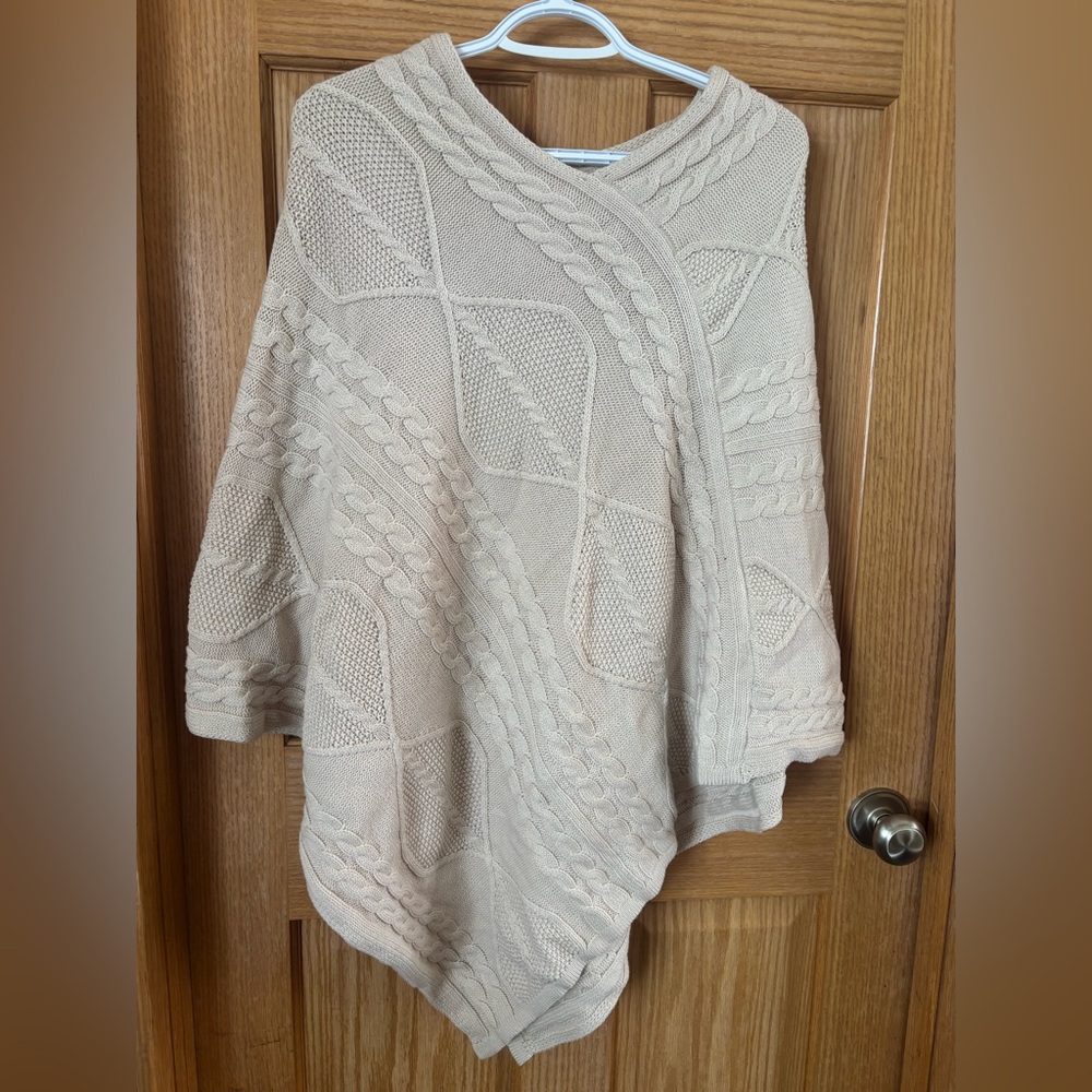 CREAM oatmeal cable knit Poncho